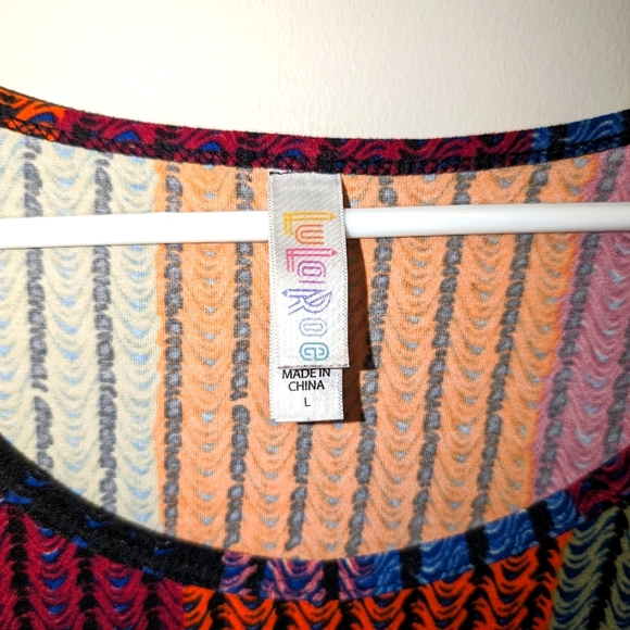 LuLaRoe Size Large Shirt - Excellent Condition - Picture 3 of 3